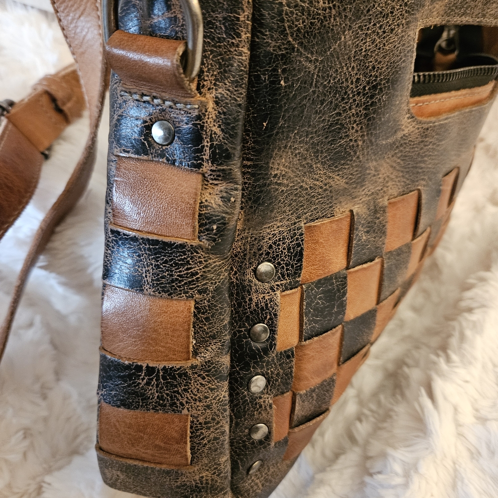 Bedstu Woven Leather Crossbody Bag - Picture 4 of 15